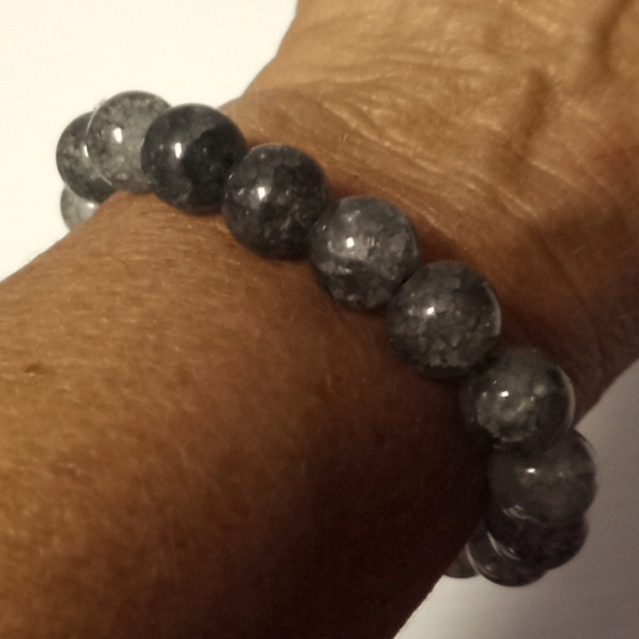 Gray Crackled Agate 10 MM Bead Stretch Bracelet - Picture 4 of 8